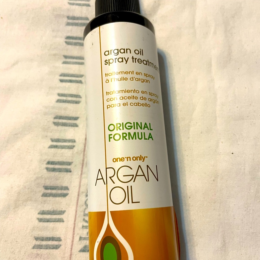 Women’s hair treatment oil